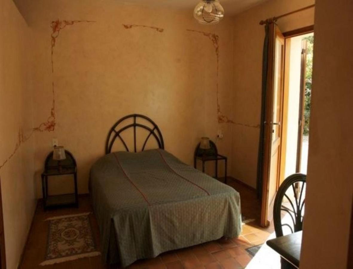 Vézannes Chambres D'Hotes Les Pierries الغرفة الصورة